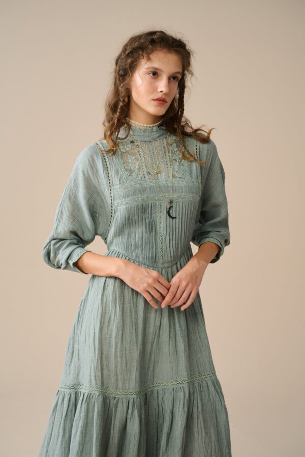 Vintage Linen dress with lace - Image 4