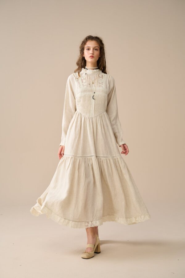 Vintage Linen dress with lace - Image 2