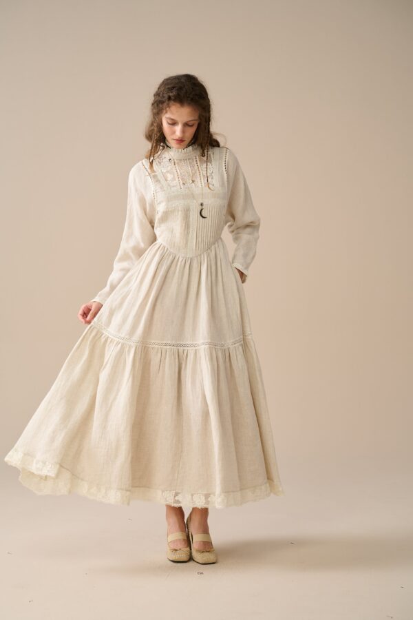Vintage Linen dress with lace - Image 3