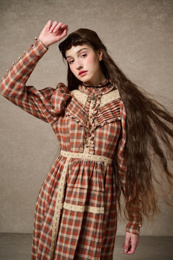 Ruffled linen dress - Image 6