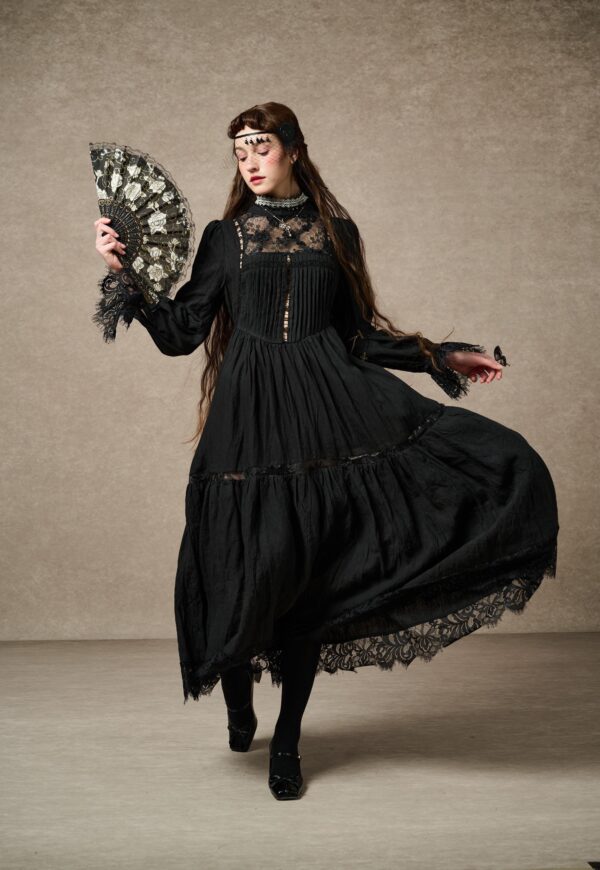 Vintage Linen dress with lace - Image 5