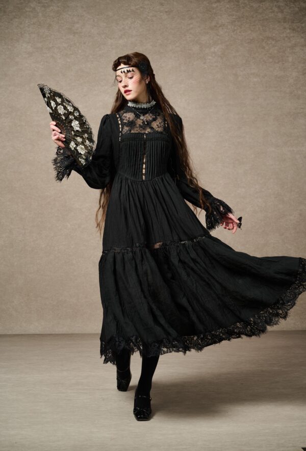 Vintage Linen dress with lace
